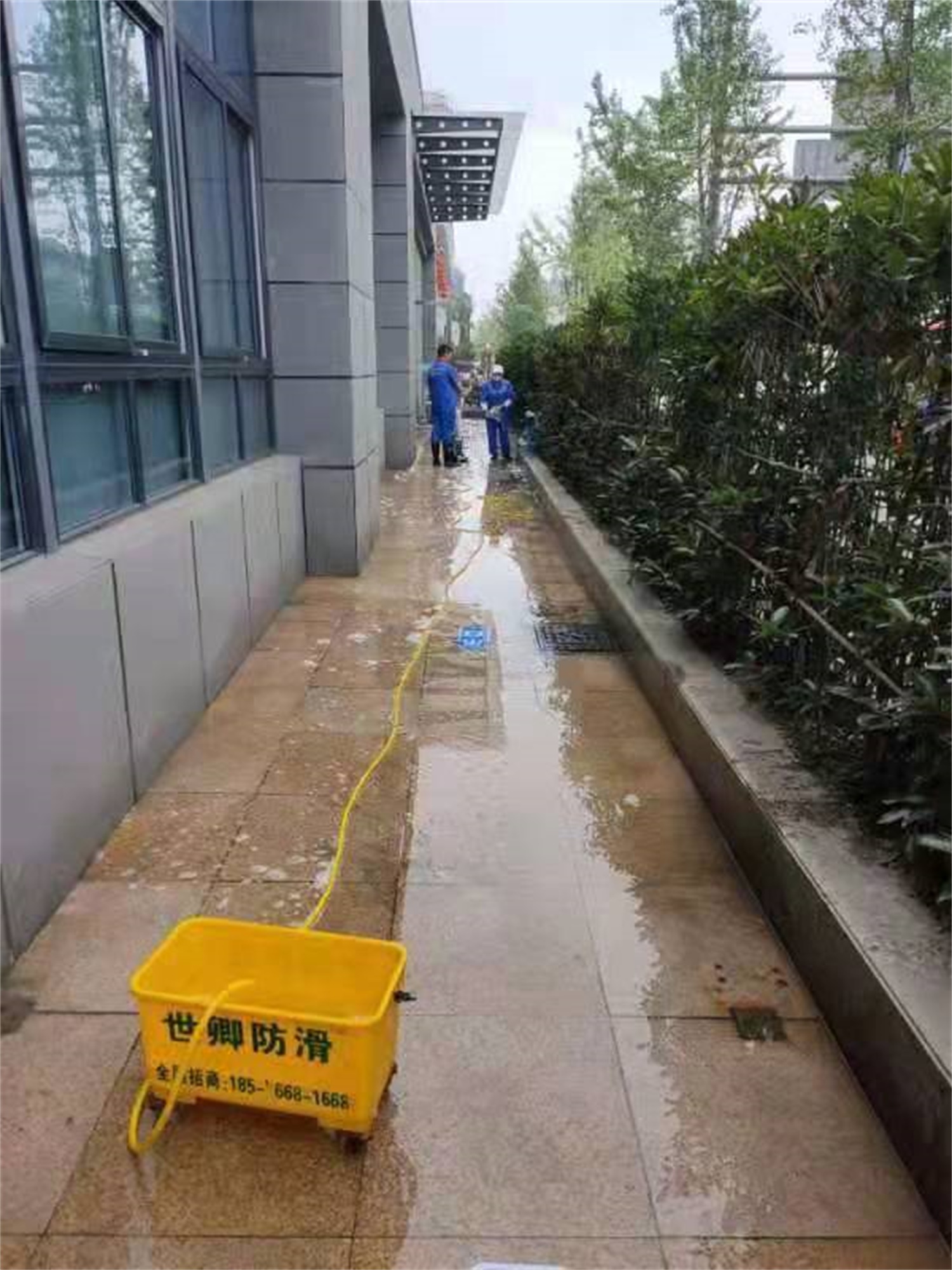 四川省人民群眾來訪接待中心地面防滑施工