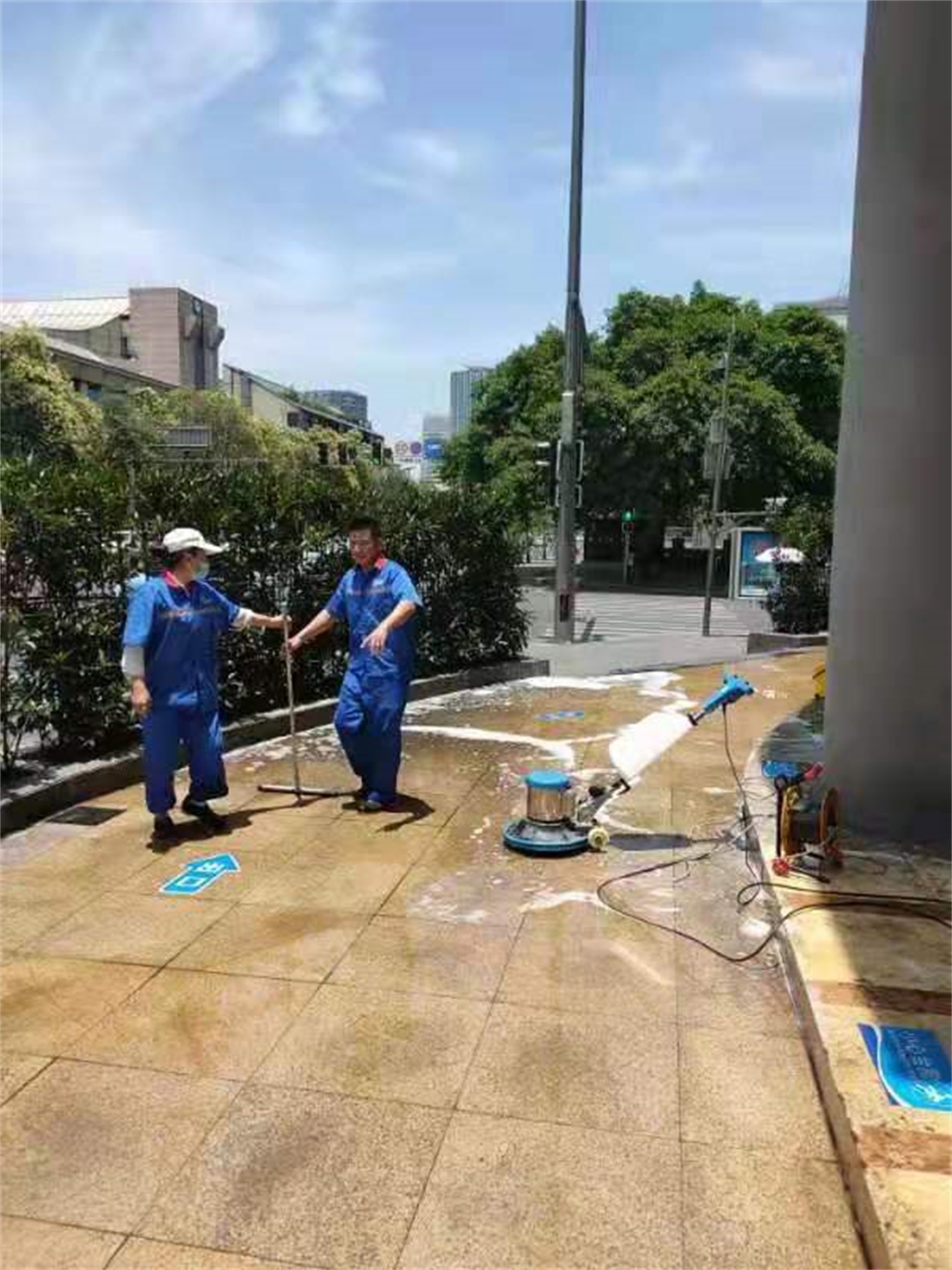 四川省人民群眾來訪接待中心地面防滑施工