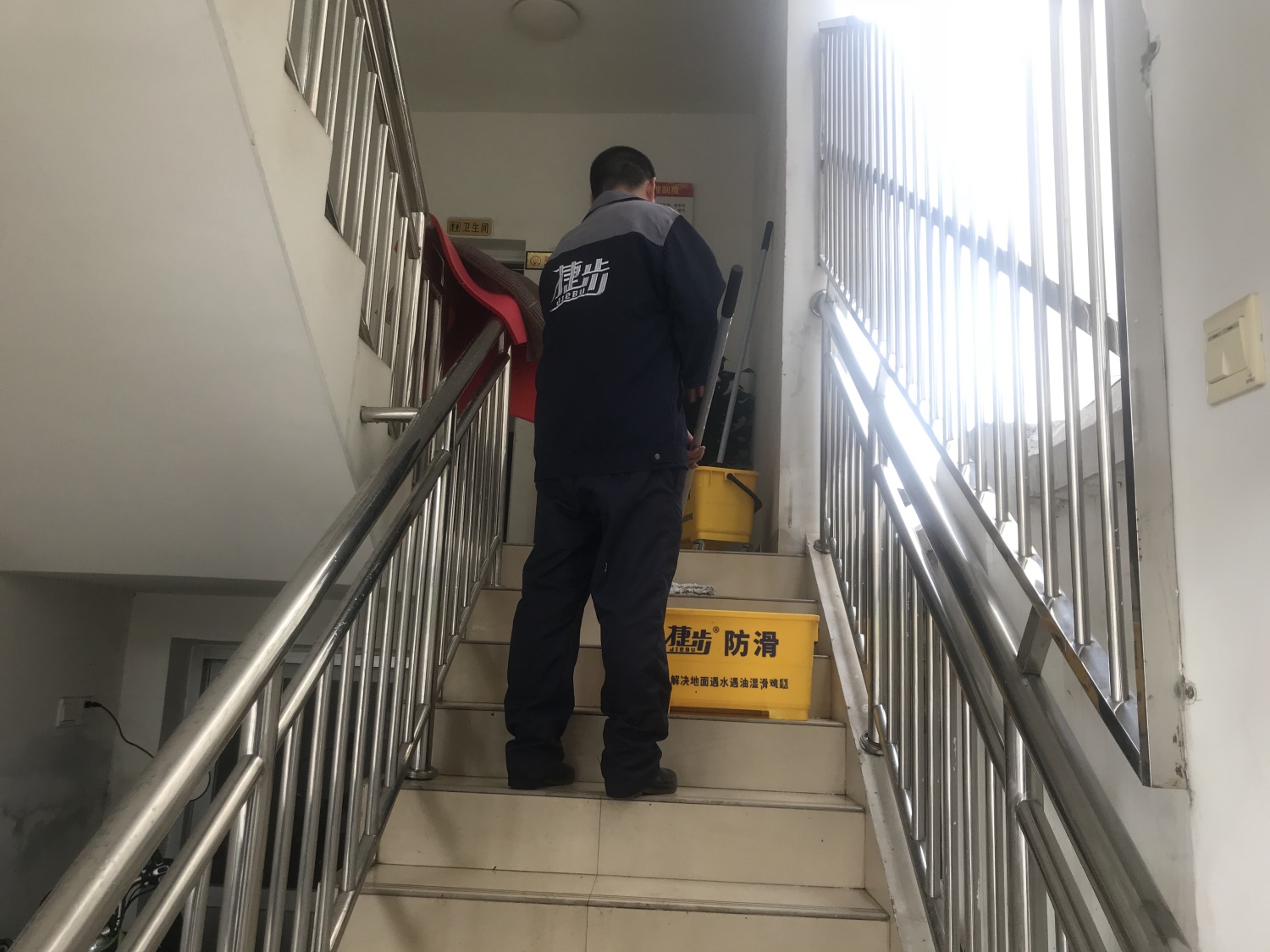 漳州市軍隊(duì)離休退休干部休養(yǎng)所地面防滑處理完工
