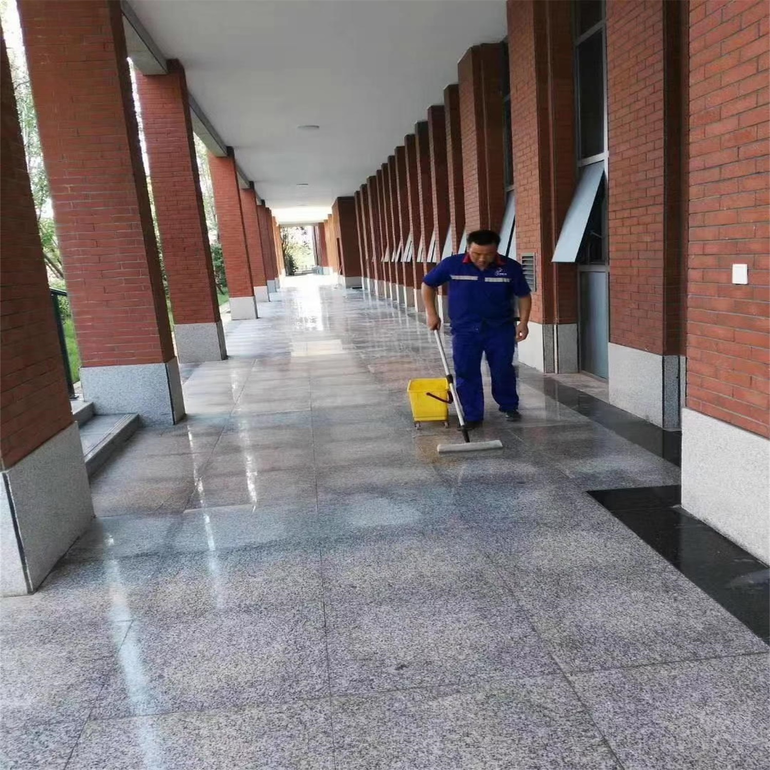 長沙市望城區委黨校地面防滑處理