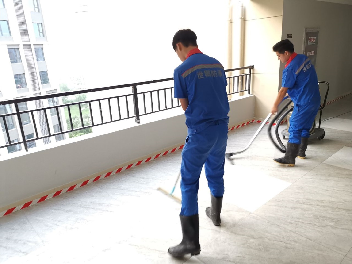 華潤新建酒店式公寓地面防滑處理工程